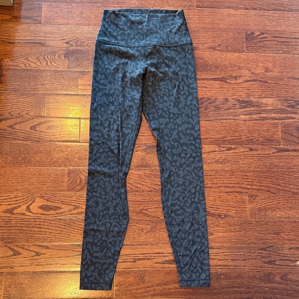 Lululemon Black Print Leggings size 4